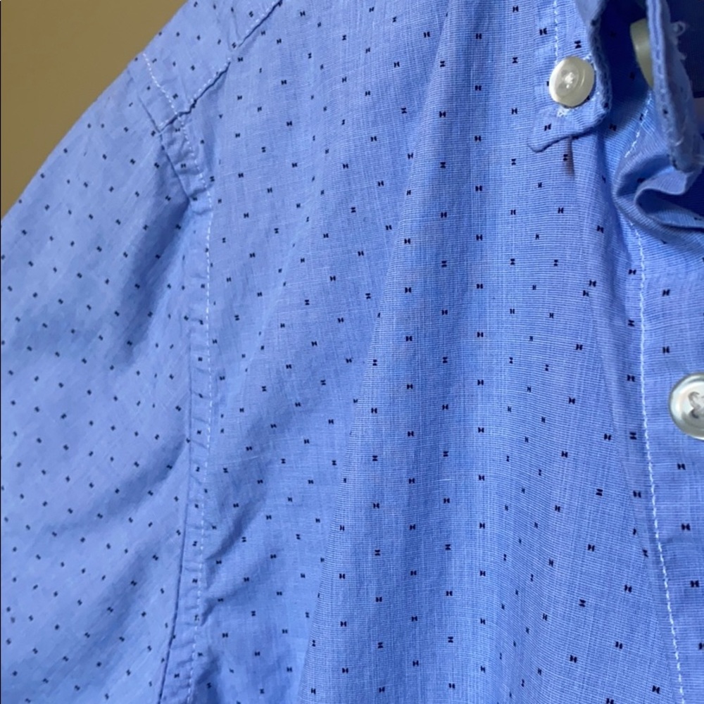 GAP Lightweight Button Up Shirt - Picture 2 of 3